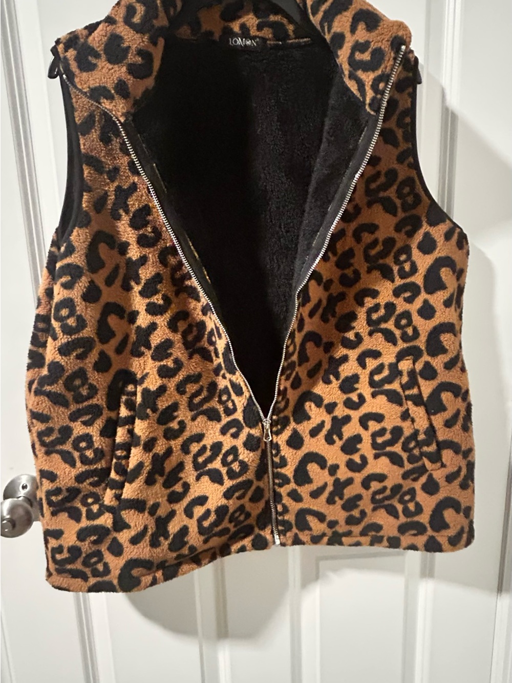 Lomon women’s XL Sherpa lined Leopard Print Zip-Front Vest tiger Animal print - Picture 6 of 7